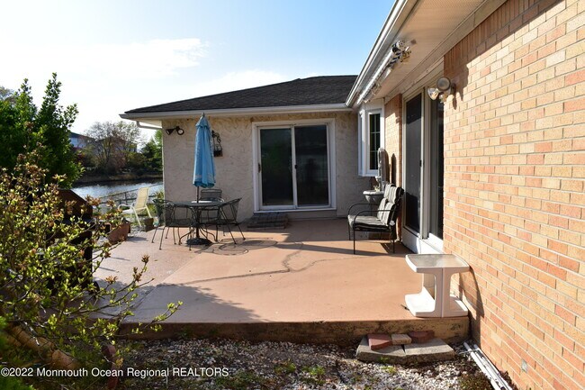 Photo - 872 Brookside Dr