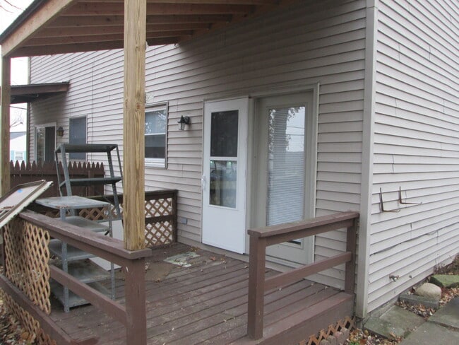 Photo - 103 Hazel St