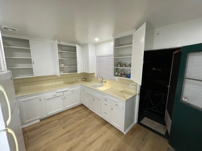 Photo - 1601 Glendon Ave Unit 3