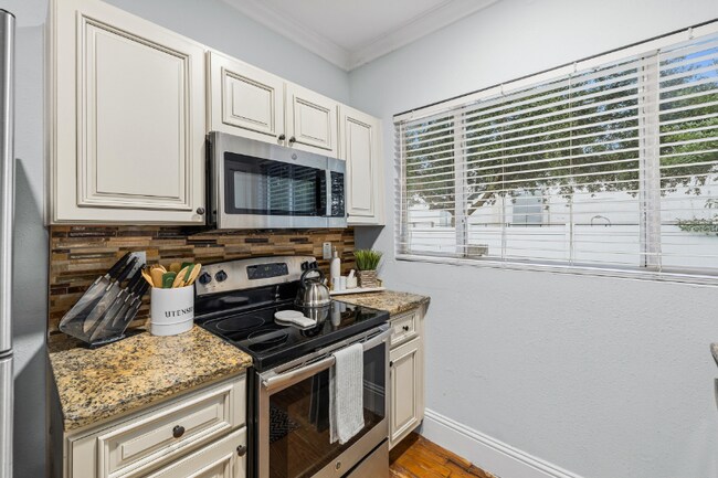 Photo - 103 W Wilder Ave