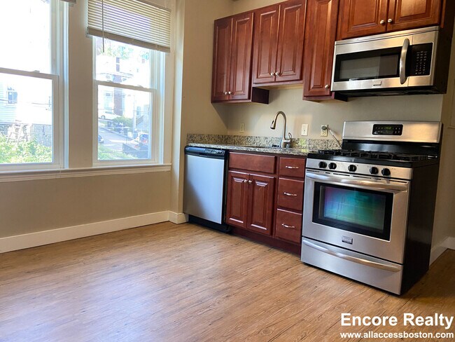 Photo - 8-8 Sunset St Unit 2