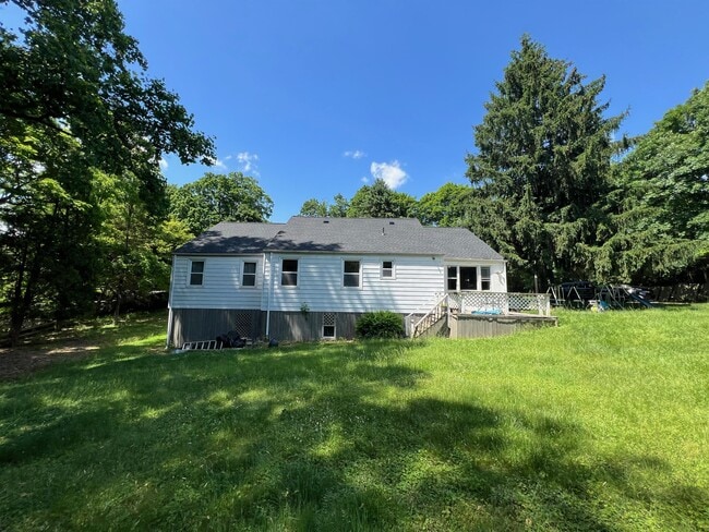 Photo - 132 Conestoga Rd
