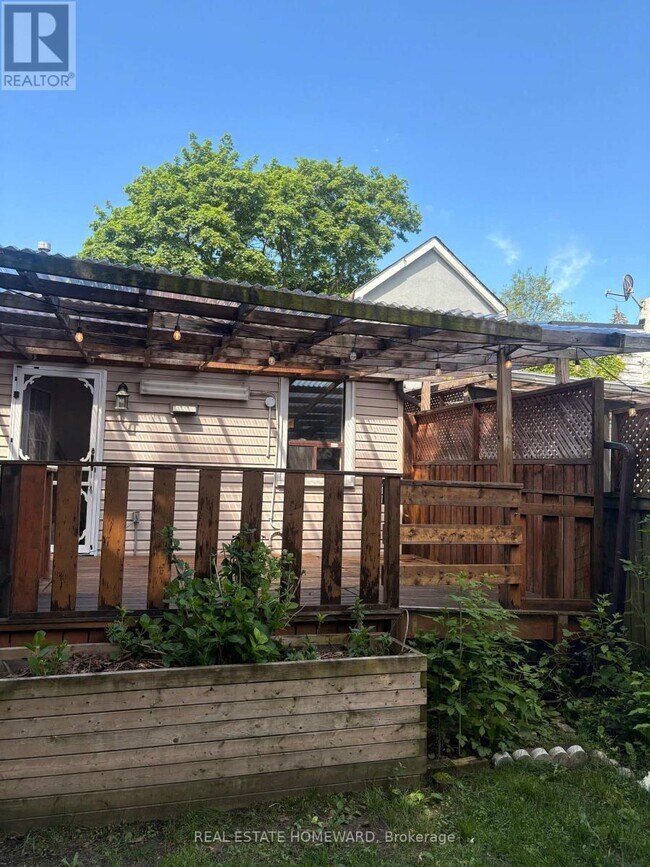 Photo - 359 Cedarvale Ave