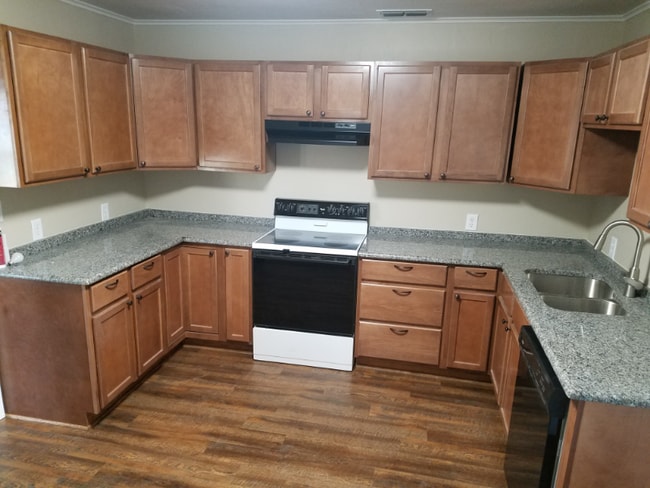 Photo - 824 N Bledsoe St