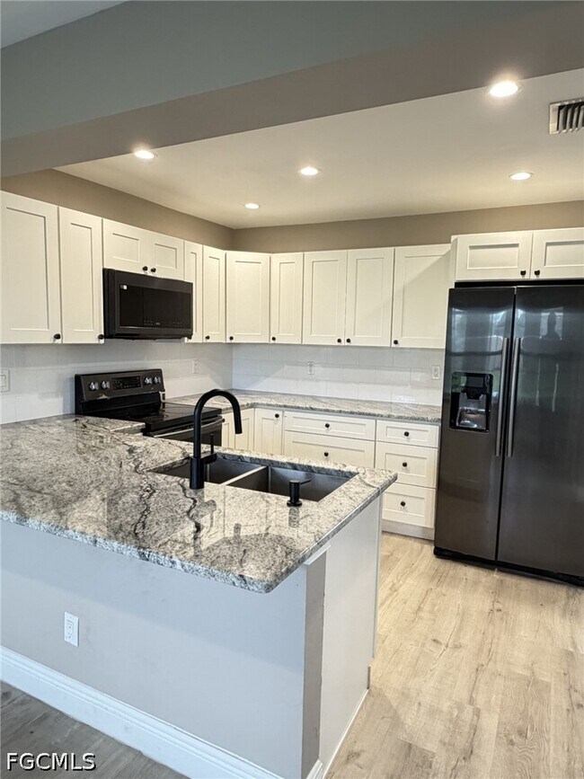 Photo - 4140 SW 6th Pl