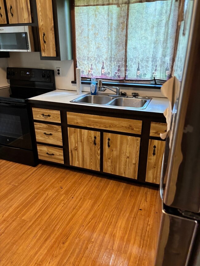 Photo - 438 Ewingville Rd