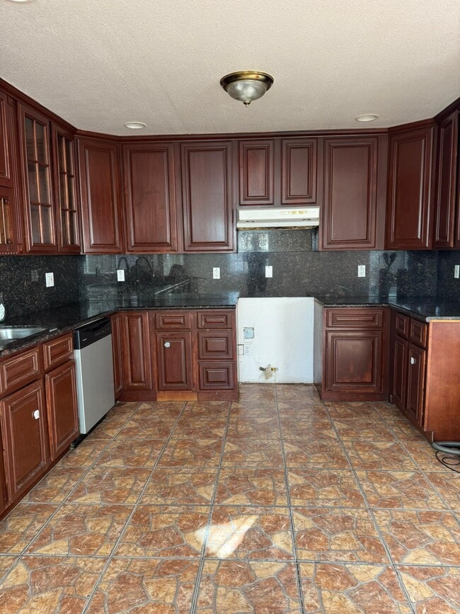 Photo - 27715 Cliffwood Ave