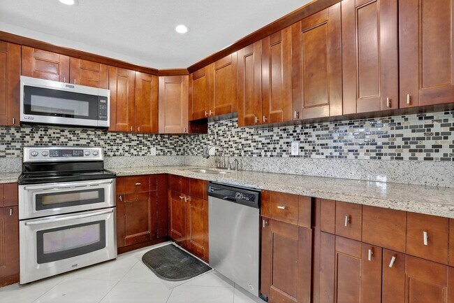 Building Photo - 3037 NW 48th Ave