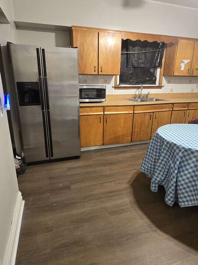 Photo - 8445 S Marquette Ave