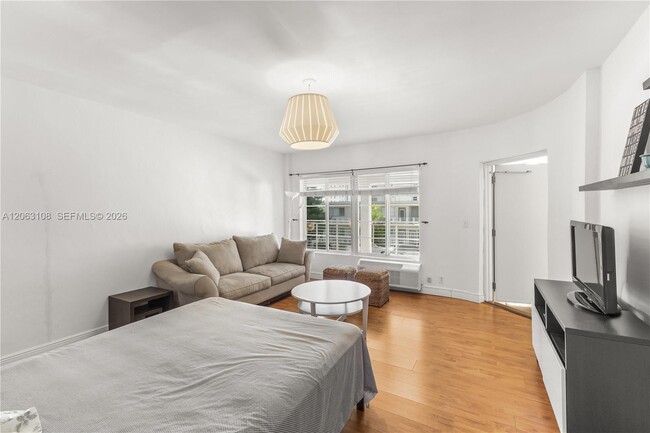 Building Photo - 1241 14th St Unit 9
