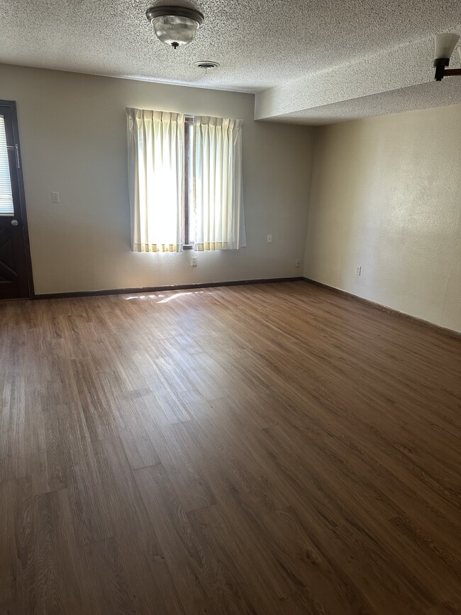 Photo - 119 Plains St