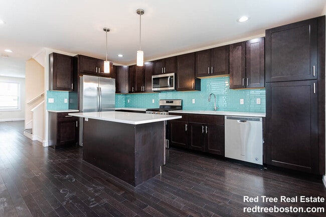 Photo - 476 Fulton St