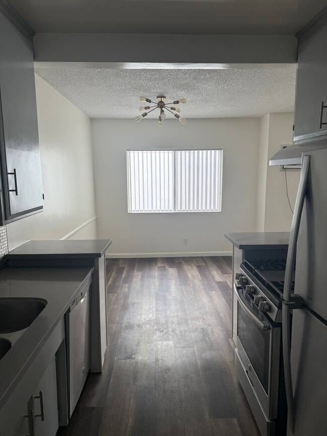 Photo - 1031 N Harper Ave