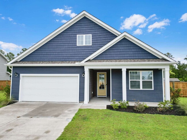Building Photo - Spacious 4 Bedroom Home in Blake Farm