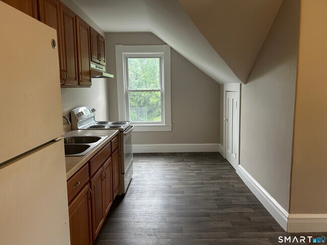 6 Beech Dr Unit 7