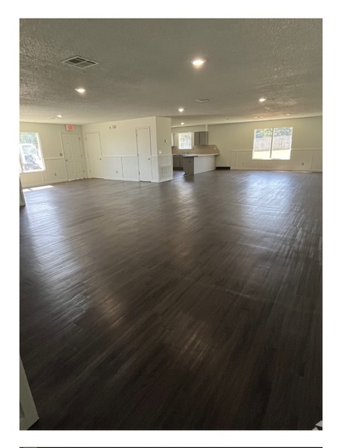 Building Photo - 103 E 32nd Ave Rental