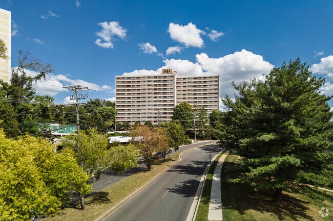 Photo - Highpointe Condominium