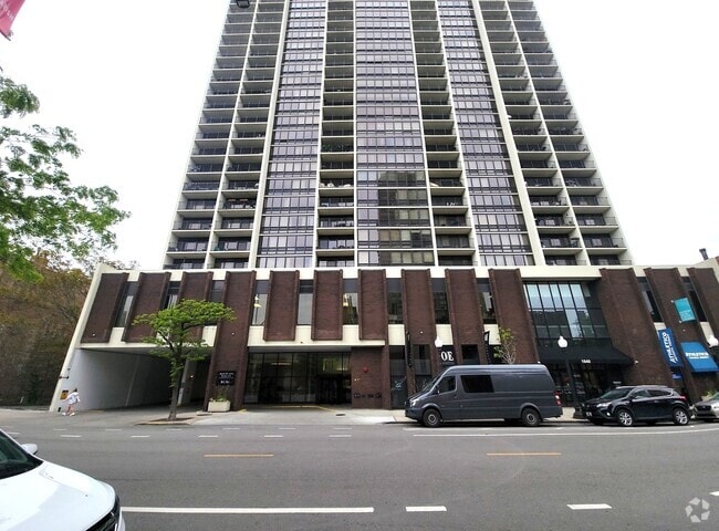 Building Photo - 1636 N Wells St Unit 1712 Rental
