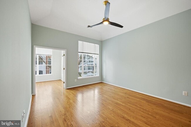 Photo - 10793 Symphony Way Unidad 202