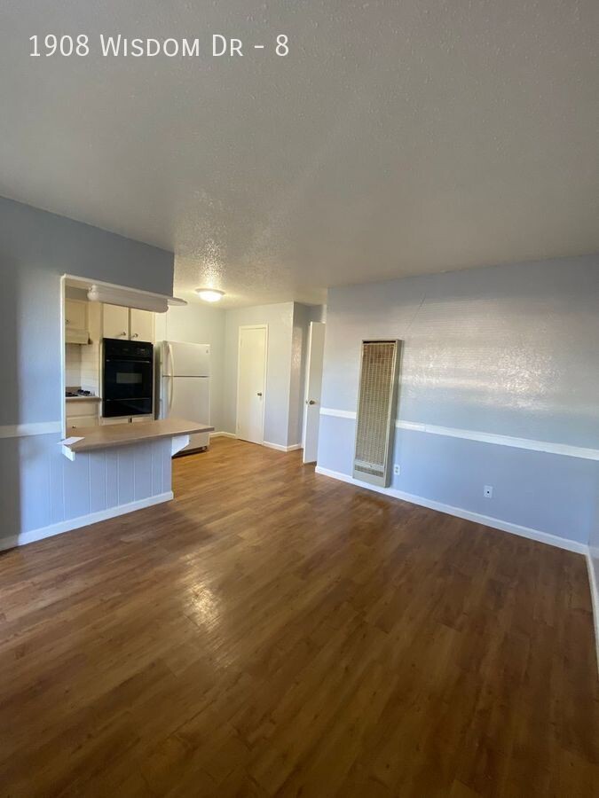 $799 MOVES YOU IN - $799 MOVES YOU IN Apartment Unit 8