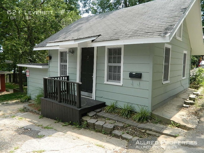 Photo - 621 N Leverett Ave Unidad #7