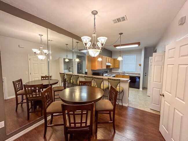 Photo - Kensington North #1403