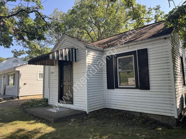 Photo - 2021 Redwood Ave House