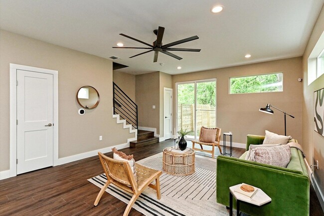 Photo - 1202 Cometa St Unidad B