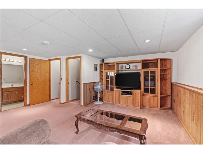 Photo - Stunning home located in the heart of Apple Valley *3 bed*2bath Available 10/1!