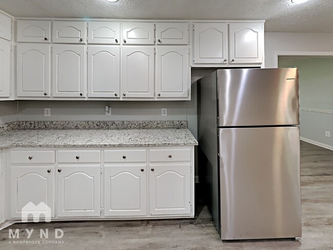 Photo - 100 Clifton Dr