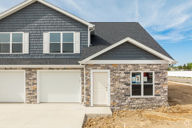 Entrance - Somerset Townhomes and Villas