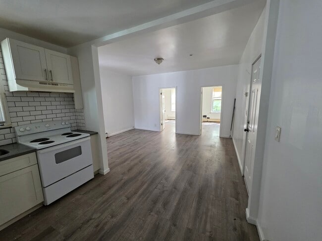 Building Photo - 18717 Linden Blvd