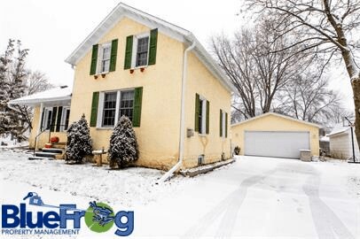 Photo - 120 N Winnebago St House