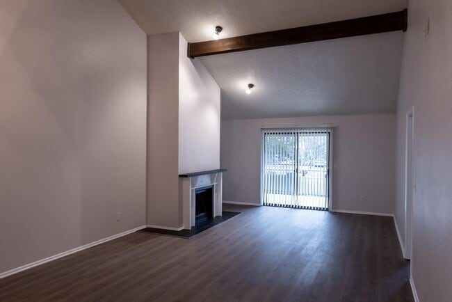2BR/2BA LIVING ROOM - College Hill Flats