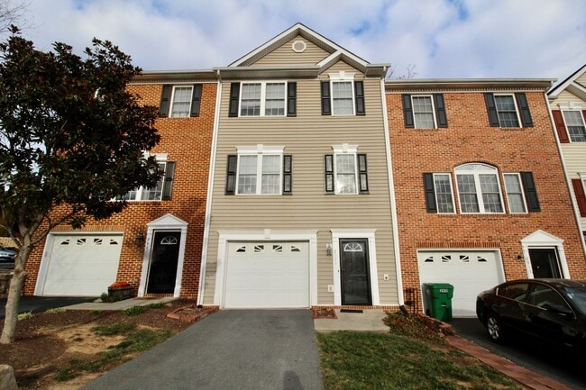Photo - 3-Bedroom Townhome with Bonus Room, Large ...