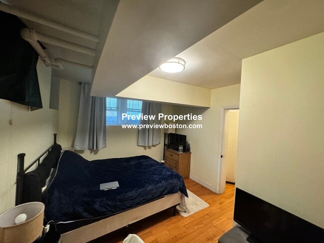 Building Photo - 108 Washington St Unit B