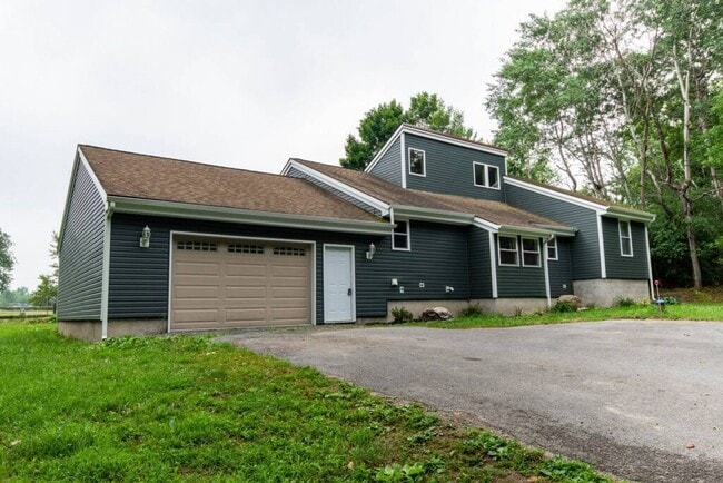 Photo - **Furnished Winter Rental** 3 Bed, 2 Bath ...