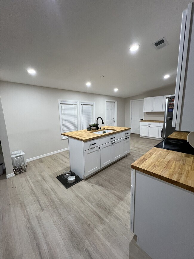 3599 Pioneer Trails Dr