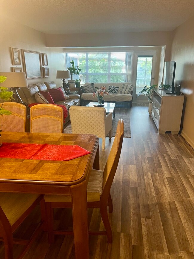 Photo - 2901 SW 15th St Unit 204