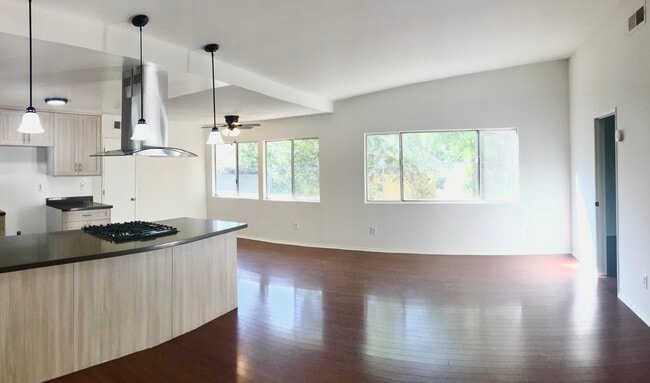 Kitchen and family room - 22819 Gershwin Dr