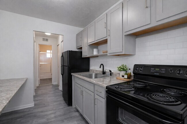 Photo - Water's Edge Apartments