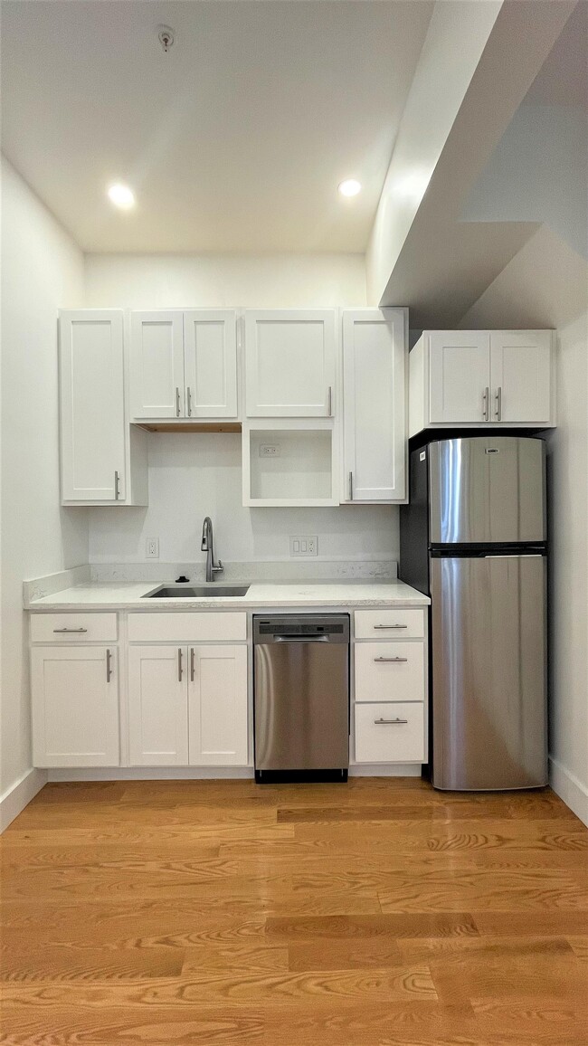 Photo - 31 Green St Townhome
