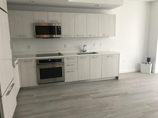Photo - 55 SW 9th St Unidad 2807