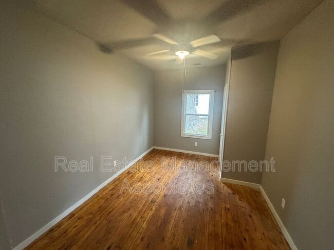 Photo - 331 W College St