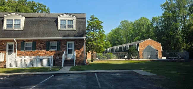 Building Photo - River Bend #20 Unit River Bend