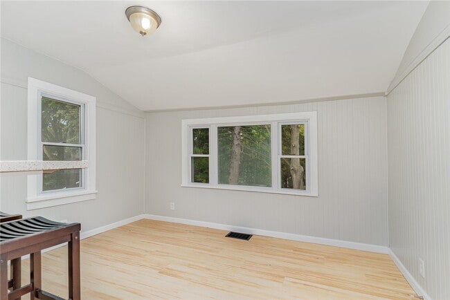 Photo - 25 Summit St