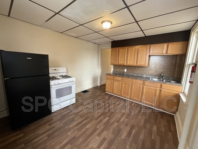 Photo - 1547 W King St