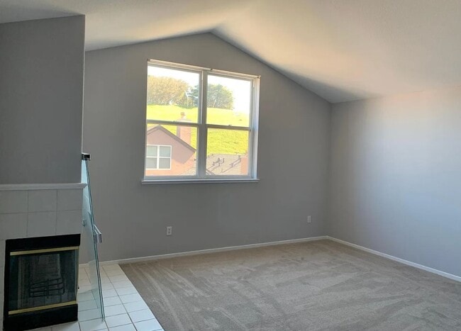 Photo - Beautiful 3 Bedroom Condo in Gated Community – San Francisco! Unidad Stoneridge