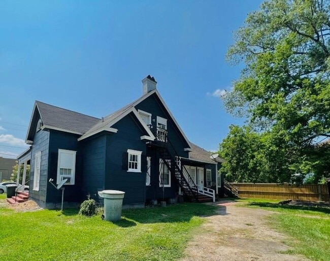 Photo - 1142 Lyle St Unit 4