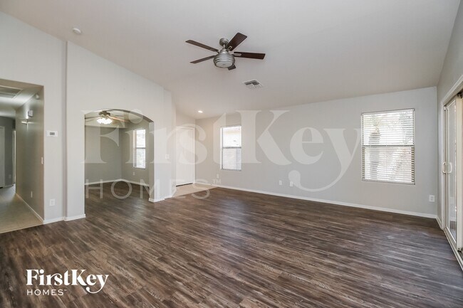 Photo - 480 W Dexter Way